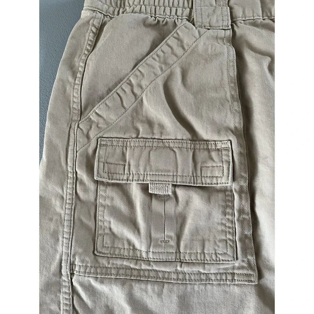 St John’s Bay Mens Cargo Chino Shorts Size36 Tan Khaki Travel Casual Athleisure